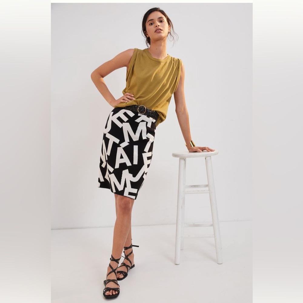 Bold Letter Print Black & White Pencil Skirt
